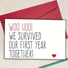 给你男朋友的一周年纪念卡，上面写着“我们在一起度过了第一年”，并附上一个信封 - 彩色 - 查看 1