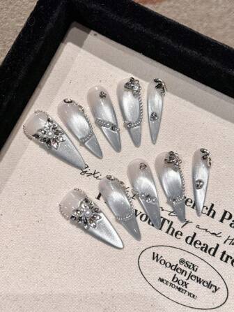 NAI OU 10 件高品质 DIY 手工假指甲，尖头长指甲银色渐变法式极光猫眼手绘美甲指甲贴纸，按压式指甲套装美甲用品，小众设计时尚指甲装饰指甲宝石镶有水钻，适合节日派对、舞会和日常佩戴。