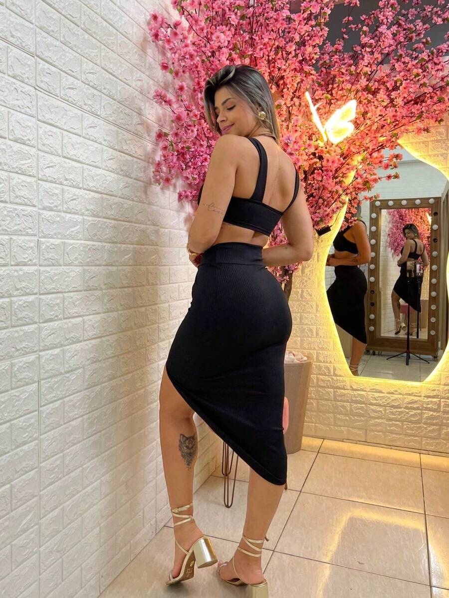 Blogger Mia Cropped Set With Cup Short Skirt Ribbed Knit Gringa Knot Detail With Slit - 黑色 - 查看 1