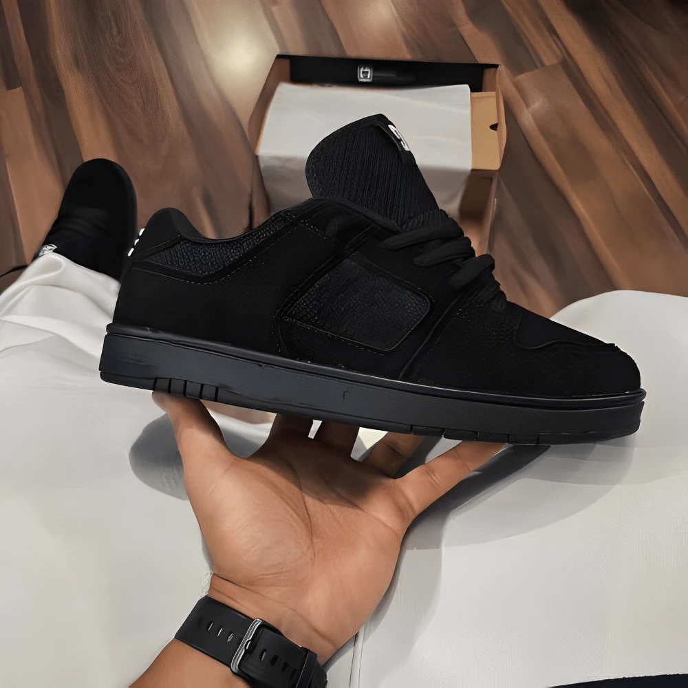 MANTECA 4 ADULT AND CHILDREN'S CASUAL BLACK AND WHITE TENNIS SHOES - 黑色 - 查看 1