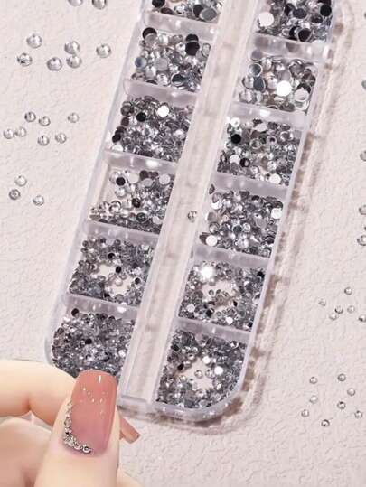 12 格平底白色宝石水钻，圆形水晶水钻，适用于工艺品、美甲、衣服、鞋子、包包、DIY 艺术，透明美甲宝石，适用于 DIY 或美甲沙龙、美甲用品、指甲、指甲饰物