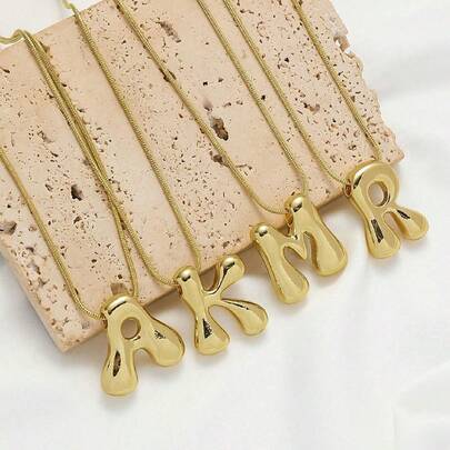 سلسلة عقد مع قلادة حرف مبدئي من الحروف الكبيرة السميكة مصنوعة من الفولاذ المقاوم للصدأ والنحاس للنساء