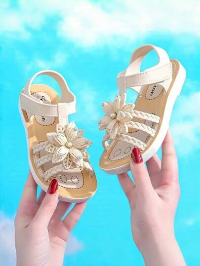 2024新款露趾凉鞋公主软底幼儿宝宝甜美休闲蝴蝶女童学生时尚可爱夏季