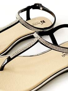 女士夏季平底水钻人字拖凉鞋，时尚百搭罗马风格，适合穿衣、沙滩装、凉鞋