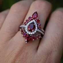 优雅波西米亚风格结婚戒指套装 - 合成梨形紫色锆石光环，合金镀玫瑰金，三石镶嵌，波西米亚花卉主题，三月生日石，适合订婚和日常佩戴 - 紫色 - 查看 9