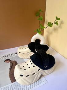 Einfarbige warme Hausschuhe für Innen, flauschige warme Fütterung, dicke rutschfeste Sohle, flauschig bequeme dicke Schuhe für den Winter, Plateau-Highheels-Sandalen