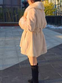 Oversized, flauschiger Kragen, einstellbare Taille, flauschige Jacke