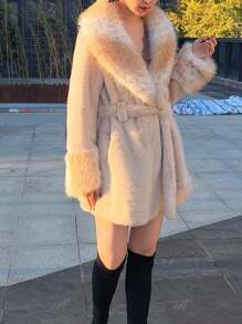 Oversized, flauschiger Kragen, einstellbare Taille, flauschige Jacke