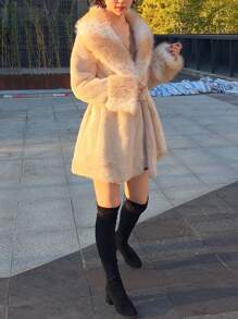 Oversized, flauschiger Kragen, einstellbare Taille, flauschige Jacke