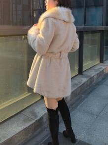 Oversized, flauschiger Kragen, einstellbare Taille, flauschige Jacke