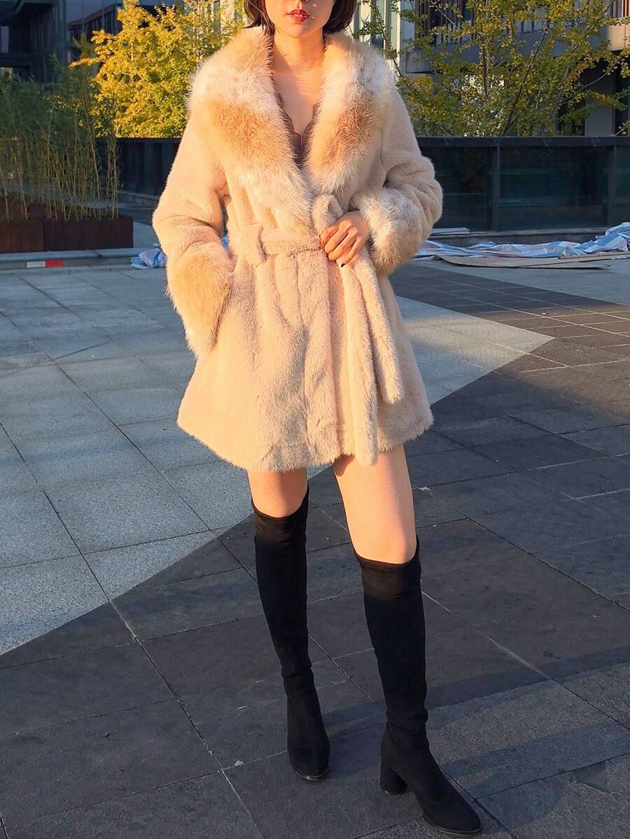 Oversized, flauschiger Kragen, einstellbare Taille, flauschige Jacke