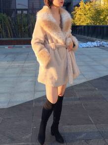 Oversized, flauschiger Kragen, einstellbare Taille, flauschige Jacke