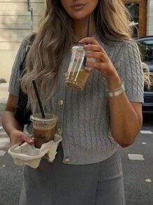 Women's Cable Knit Cardigan Solid Color Round Neck Short Sleeve Button-Front Closure Crop Sweaters - Xám - Xem 5