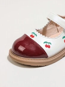 Mädchen Rote Kirsche Design Lackleder Mary Jane Schuhe, süßer und ländlicher Stil, geeignet für Mini-Röcke, Strand, Feiertage im Frühling, Sommer, Herbst