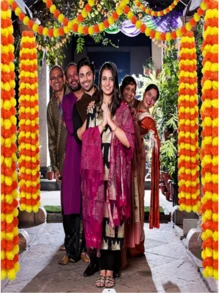 6 piezas/paquete de anillos de caléndula de aproximadamente 1,5 metros. Las caléndulas se utilizan para decoración en la India, el Día de los Muertos, Halloween, guirnaldas de flores artificiales para bodas, fiestas de boda y decoraciones del Día de los Muertos (naranja+amarillo, naranja, amarillo), San Valentín, regalo