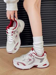 Novos tênis femininos de plataforma com sola grossa da moda, tênis esportivos casuais da moda, sola macia, leves, confortáveis, planos, versáteis, sapatos casuais femininos