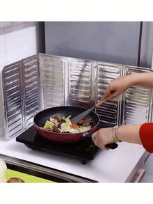 1pc Kitchen Oil Splash Guard, Oil & Water Separator, Aluminum Foil Cooking Anti-Oil Splash Baffle, Gas Stove Oil Splash Guard, Heat Insulation Board