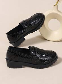 2024 Nova Chegada Moda Versátil Estilo Britânico Sola Grossa Mocassins Femininos