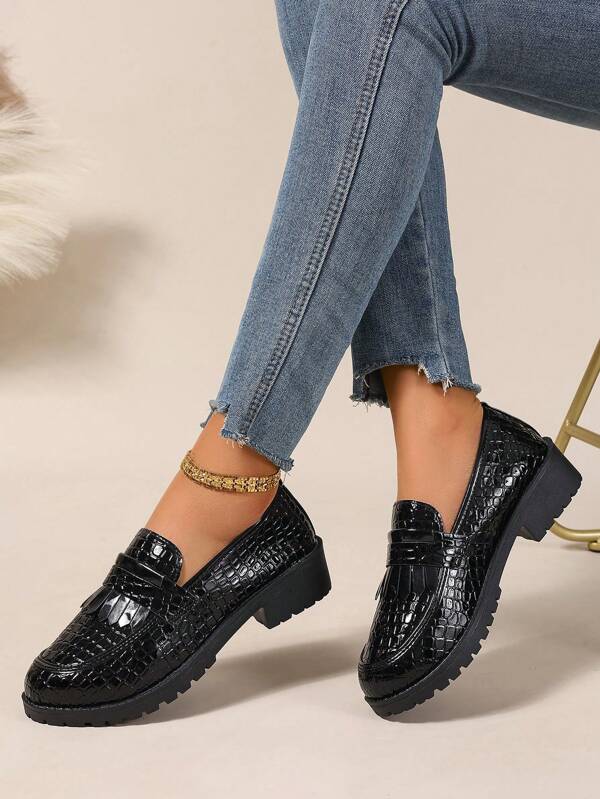 2024 Nova Chegada Moda Versátil Estilo Britânico Sola Grossa Mocassins Femininos