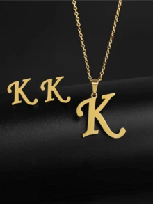 1 套钛钢 26 字母设计时尚百搭耳钉和吊坠项链首饰套装，适合男士，18K 镀金，适合送礼和日常佩戴