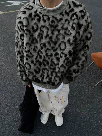 Men's Vintage Leopard Contrast Color Fuzzy High Street High-End Casual Knit Sweater, Round Neck, Autumn/Winter