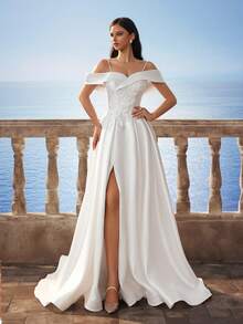 Nowa satynowa koronkowa haftowana rozcięta długa suknia ślubna z wysokim i niskim dołem