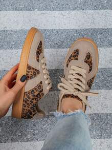 Zapatos anchos de corte retro en color marrón, extra anchos para mayor comodidad, suelas de goma duraderas y antideslizantes, zapatillas de mujer con diseño estilizado de estampado de leopardo, adecuados para vacaciones, regalos, fiestas, uso diario y escuela - marrón leopardo - Ver 3