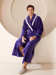 1件秋冬情侣加长菠萝法兰绒浴袍返校