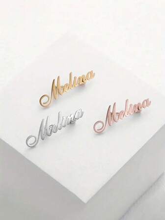 1 st anpassad namnbrosch i rostfritt stål, 18K guldpläterad - Ingen mosaik, elegant dammärke, idealisk bröllopspresent, hållbar, färgglad, söt, bedårande, rolig, kawaii, år 2000, snygg, unisex, casual, anpassad, personlig, unik, anpassad, perfekta presenter till honom, perfekta presenter till högstadieelever, mellanstadieelever, gymnasieelever, högskolestudenter, universitetsstudenter, förstaårsstudenter, andraårsstudenter, årskurs 1, delikat romantik, vinterns nåd, nyårsglamour