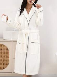 1 pieza Bata de baño blanca con ribete de color contrastante para mujer, gruesa, para uso en verano, boda, hogar, baño, de vuelta a la escuela