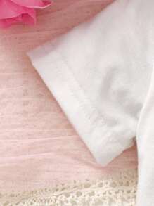 Baby Girl 2pcs/Set Portrait Print T-Shirt & Solid Color Belted Shorts, Casual Minimalist Outfit