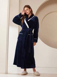 1件秋冬情侣加长菠萝法兰绒浴袍返校