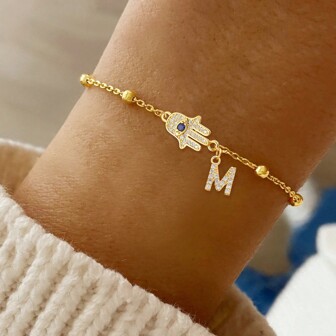 1ชิ้น กำไลข้อมือ สร้อยข้อมือ สแตนเลส สีทอง ตัวอักษรอินิเชียล ประดับ ซิโรเนีย หัวมือฮัมซา สไตล์แฟชั่นใหม่ สำหรับผู้หญิง