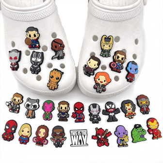 Marvel 28 pezzi Set di charm da scarpe Marvel Miracle Marvel Universe per zoccoli, ciabatte, sandali, decorazioni in PVC per scarpe, accessori per borse da spiaggia, idea regalo per compleanni, Natale, Ognissanti, feste