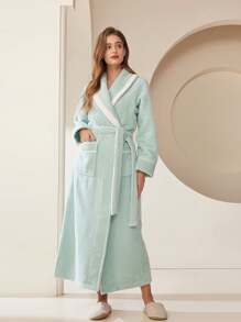 1件秋冬情侣加长菠萝法兰绒浴袍返校