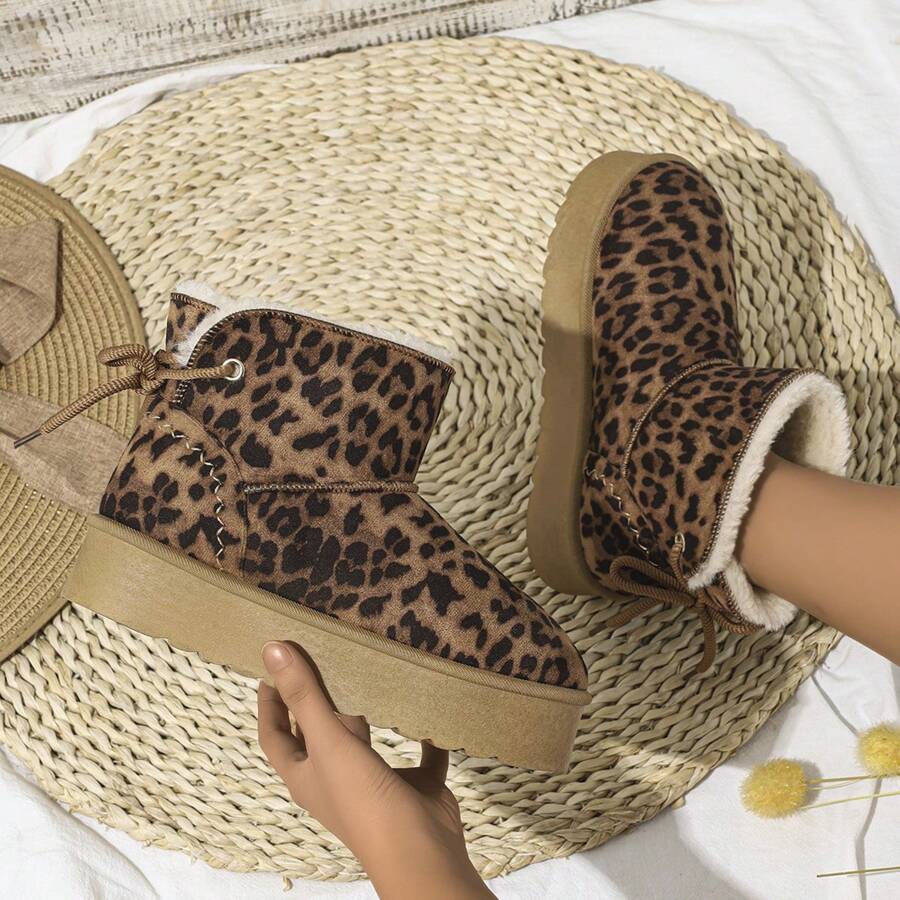 Damskie superlekkie, retro, śnieżne buty do kostki z nadrukiem w panterkę, z ciepłą podszewką i antypoślizgową podeszwą - nadruk lamparta - Zobacz 1