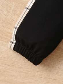 Young Boys Teddy Bear Embroidery Plaid Splice Sweatshirt & Pants 2pcs Set