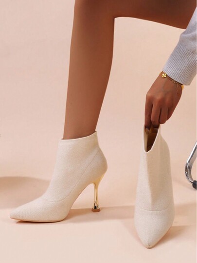 Damskie botki i krótkie botki w kolorze białym z eleganckimi szpilkami na powrót do szkoły, Halloween, Boże Narodzenie, dojazdy do pracy, randki, zakupy, imprezy i podróże