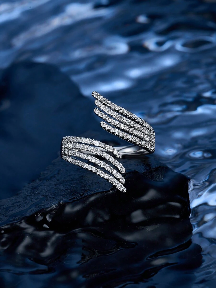 1 件铜锆石材质镶嵌小戒指，时尚迷人，适合女性作为礼物或日常佩戴 - 003399 - 查看 1