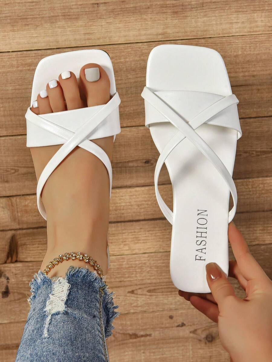 女士加大码欧美风格低跟交叉带平底凉鞋