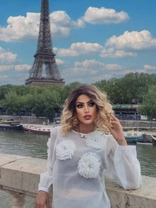 Blusa elegante con decorazioni floreali e dettagli di perle - Bianco - Visualizzare 5