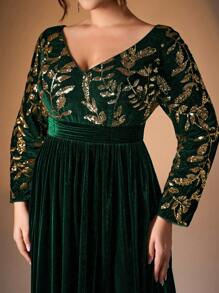 V-Neck Sequined Waist Gathered Long Sleeve Velvet Dress - Dark Green - View 3