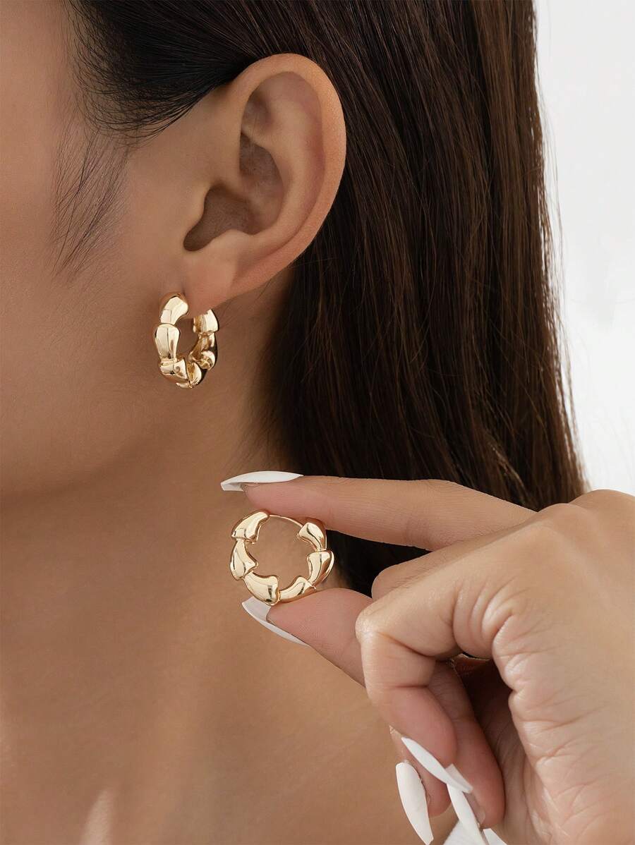 1 Pair Niche Design Asymmetrical Personalized Cone Hoop Earrings, French Minimalist Round Ear Cuffs, Cold Aesthetic Versatile Elegant Women's Jewelry - Earrings - View 1