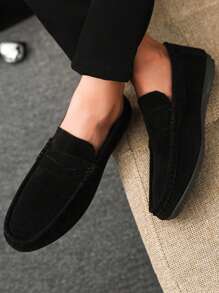 Mocassins pour hommes Nouvelles chaussures casual Chaussures polyvalentes Chaussures de pêcheur à enfiler Chaussures molles Chaussures bateau à semelle plate Chaussures d'affaires Chaussures en cuir noir Chaussures habillées (Taille petite et étroite, il est recommandé de commander 2 tailles de plus)