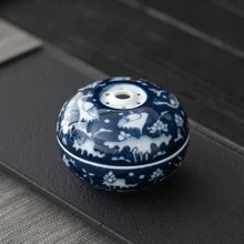 1 件青花陶瓷龙纹香炉，釉面芳香装饰品