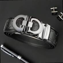 Herren Business Gürtel mit Buchstaben-Muster, automatische Schnalle, modischer Designer Gürtel ideal als Geschenk, kann auf gewünschte Länge gekürzt werden, leicht & Business-förmlich für Herbst, Halloween, Herbst-Winter Accessoires, geeignet für Jugendliche, Jungen, Herren, Lässig, Outdoor, Sport, Urlaub, Abschlussgeschenke, Geburtstag, Alltag