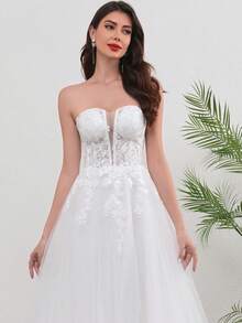 性感无肩带长款网纱婚纱，饰有贴花细节和拉链，适合情人节穿着。 - 白色 - 查看 5