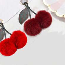 1 件可爱毛绒樱桃钥匙扣 - 女士毛绒绒包包钥匙扣、背包挂饰、汽车钥匙扣 情人节汽车配饰 包包挂饰 可爱哥特风 Y2K 圣诞节礼物创意 包包配饰 带证件夹的挂绳 汽车配饰 包包挂饰 汽车配饰 老师 朋友 姐妹 - 彩色 - 查看 2