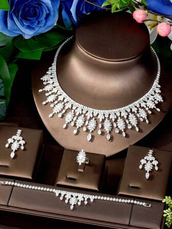 1 套多功能方晶锆石叶子装饰首饰套装，适合作为女性的生日礼物