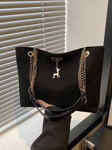 Chiếc túi đeo vai dây xích phối màu hình học thời trang này phù hợp để đi mua sắm, đựng ví, dành cho phụ nữ trẻ, sinh viên đại học, người mới bắt đầu sự nghiệp và các chuyên gia văn phòng. Nó cũng rất phù hợp cho văn phòng, trường đại học, công việc, kinh doanh, đi lại, hoạt động ngoài trời, du lịch và các dịp giải trí. - màu đen - Xem 2